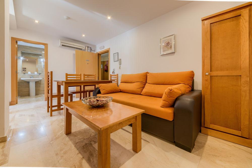 Hotel Apartamentos Loto Conil Conil De La Frontera Dış mekan fotoğraf