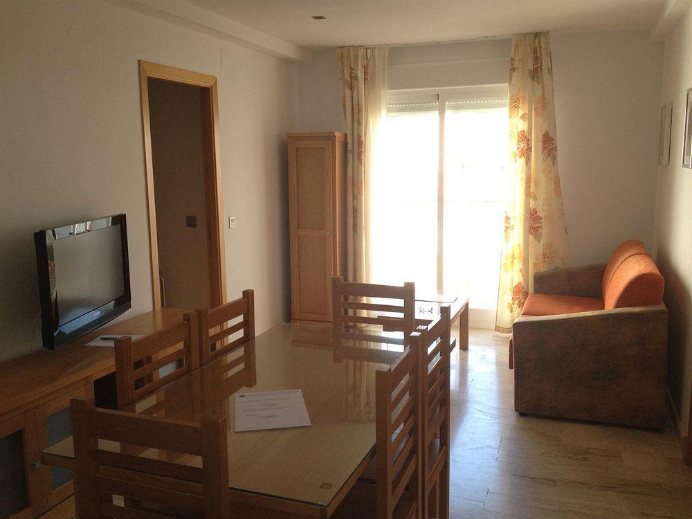 Hotel Apartamentos Loto Conil Conil De La Frontera Dış mekan fotoğraf