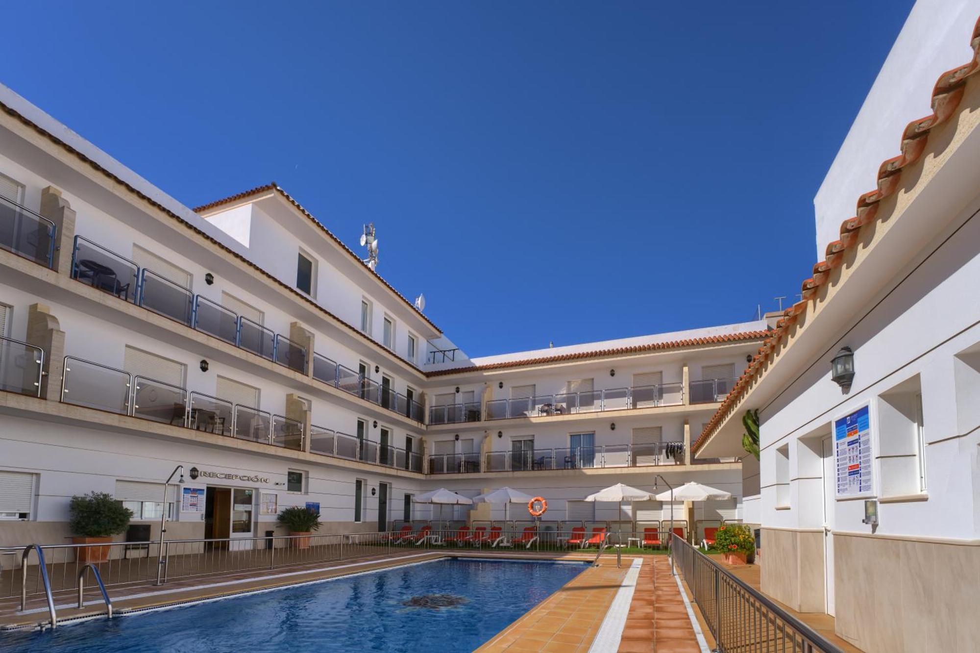 Hotel Apartamentos Loto Conil Conil De La Frontera Dış mekan fotoğraf