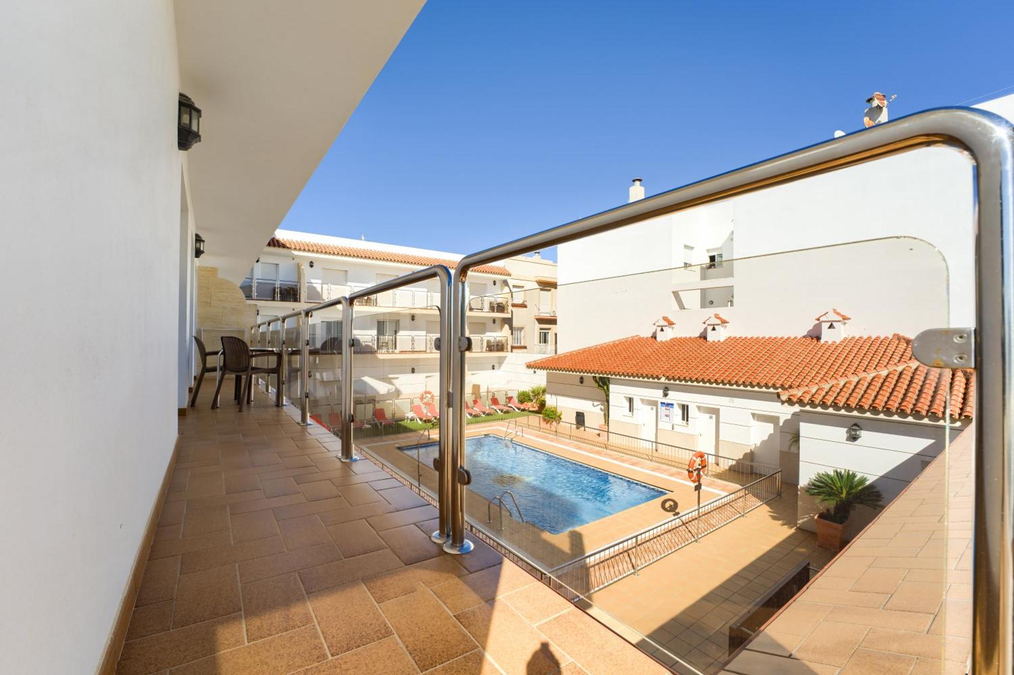Hotel Apartamentos Loto Conil Conil De La Frontera Dış mekan fotoğraf