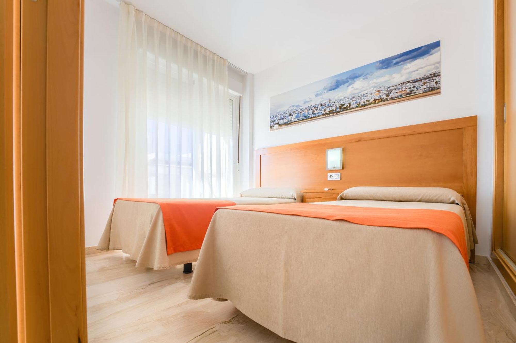 Hotel Apartamentos Loto Conil Conil De La Frontera Dış mekan fotoğraf
