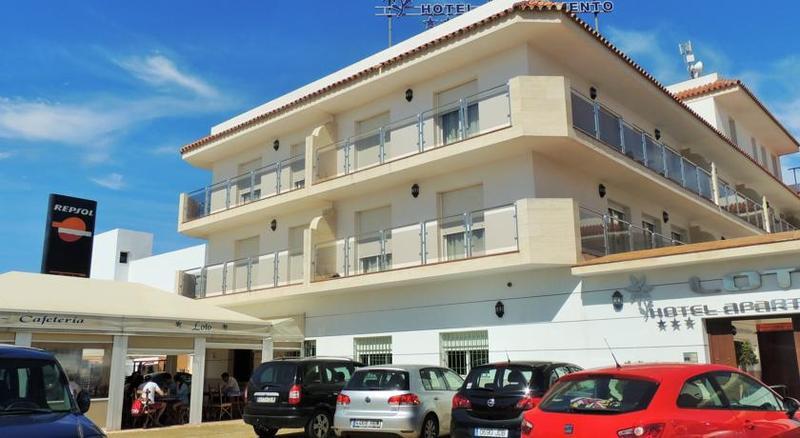 Hotel Apartamentos Loto Conil Conil De La Frontera Dış mekan fotoğraf