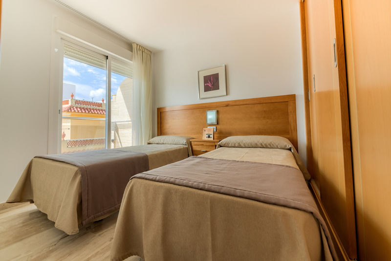 Hotel Apartamentos Loto Conil Conil De La Frontera Dış mekan fotoğraf